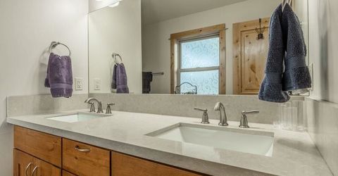 16138 SW Lance Drive, Truckee, CA 96161 Photo