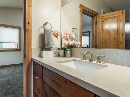 16138 SW Lance Drive, Truckee, CA 96161 Photo