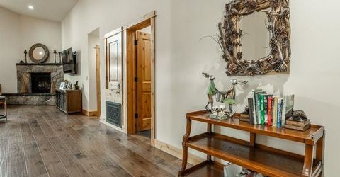 16138 SW Lance Drive, Truckee, CA 96161 Photo