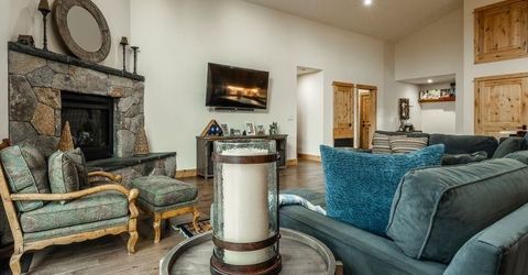 16138 SW Lance Drive, Truckee, CA 96161 Photo