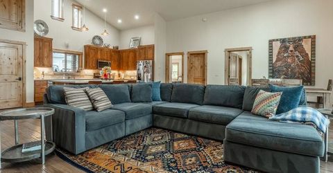16138 SW Lance Drive, Truckee, CA 96161 Photo