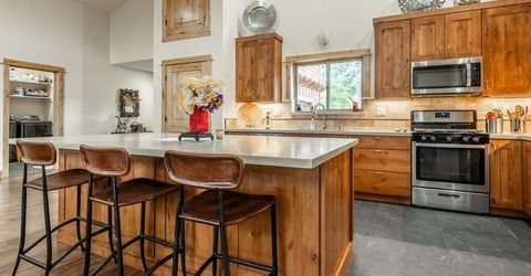 16138 SW Lance Drive, Truckee, CA 96161 Photo