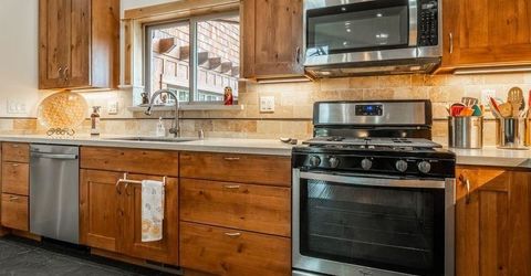 16138 SW Lance Drive, Truckee, CA 96161 Photo