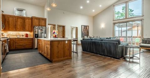 16138 SW Lance Drive, Truckee, CA 96161 Photo