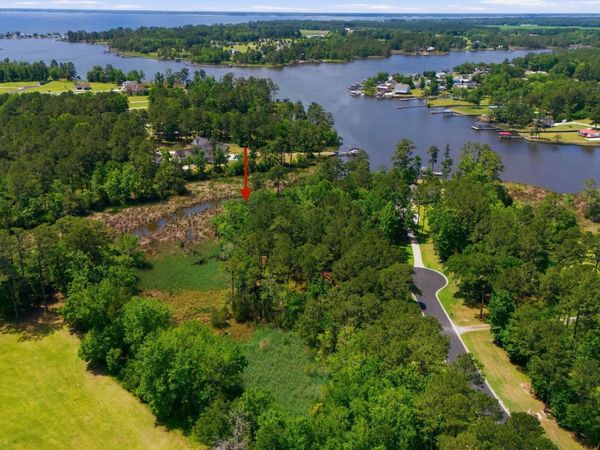 960 Southern Plantation Drive N, Oriental, NC 28571
