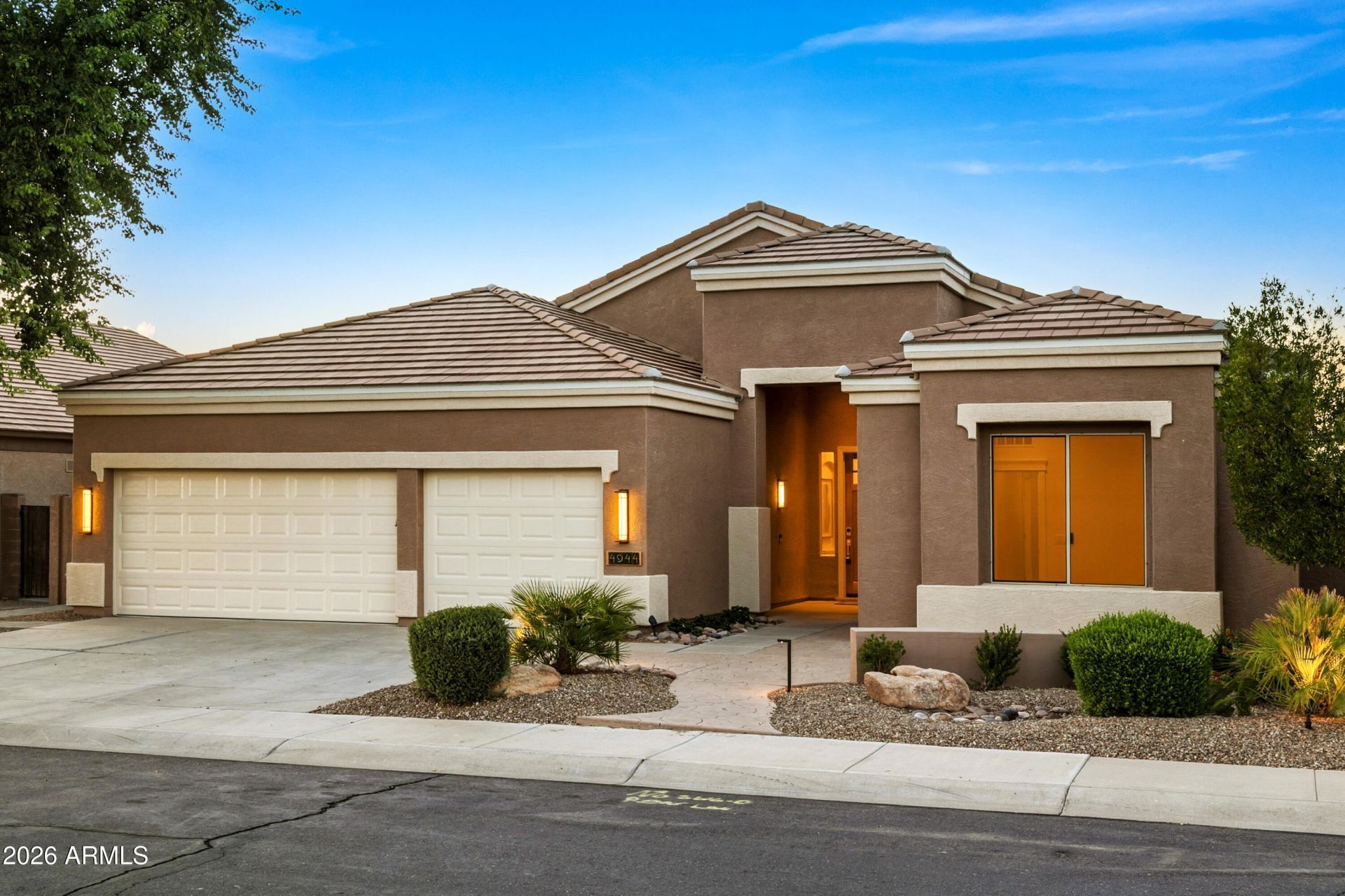 4944 E Indian Wells Drive, Chandler, AZ 85249 Main Photo