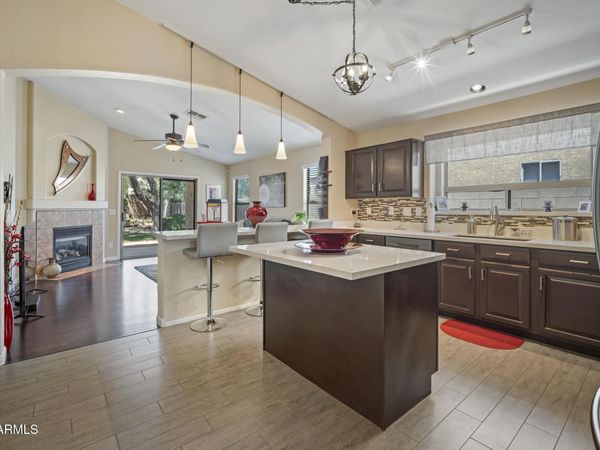 2520 W OBERLIN Way, Phoenix, AZ 85085