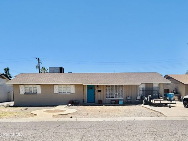 3739 W FLYNN Lane, Phoenix, AZ 85019
