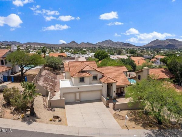 1221 E CLAIRE Drive, Phoenix, AZ 85022