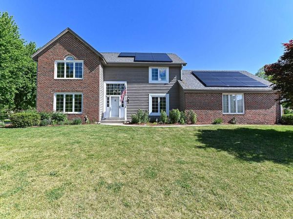3418 Ridgeline DRIVE, Waukesha, WI 53188