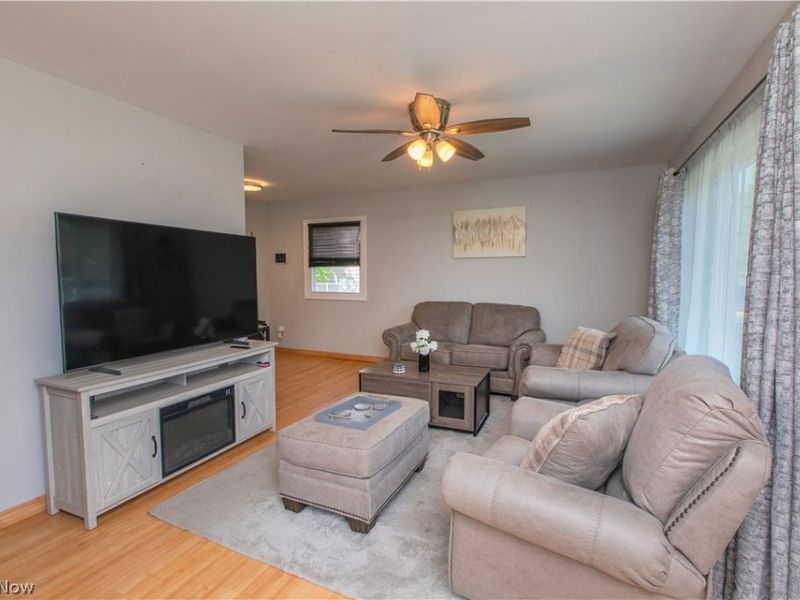 26890 Drakefield Avenue , Euclid, OH 44132 Photo 12