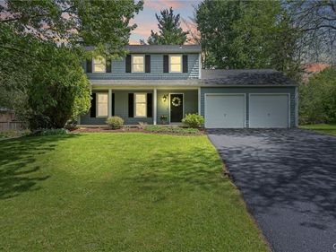 8841 Wandering Way, Baldwinsville, NY 13027