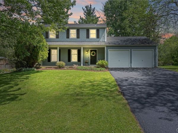 8841 Wandering Way, Baldwinsville, NY 13027