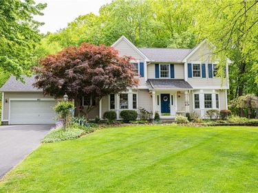 487 Sandystone Circle, Webster, NY 14580