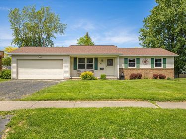 96 Grandview Lane, Rochester, NY 14612