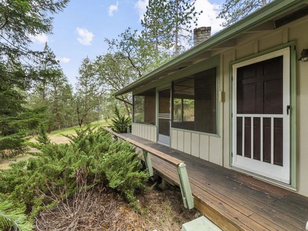 200 Clydesdale Drive, Grants Pass, OR 97526