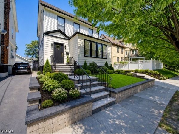 794 Lake St, Newark, NJ 07104