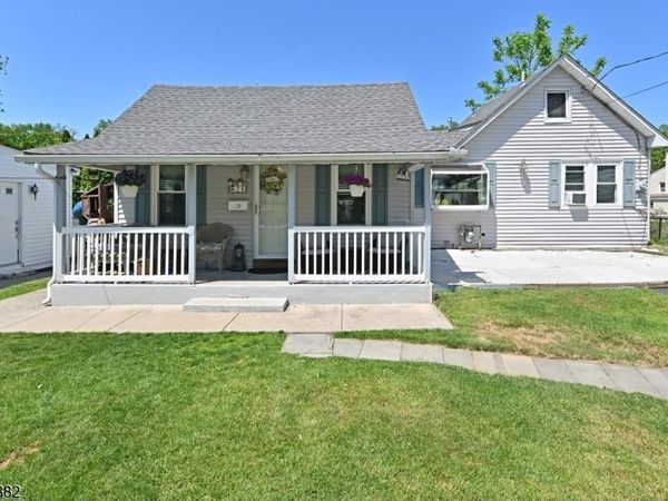 28 Makemoney Ave, Wanaque, NJ 07420