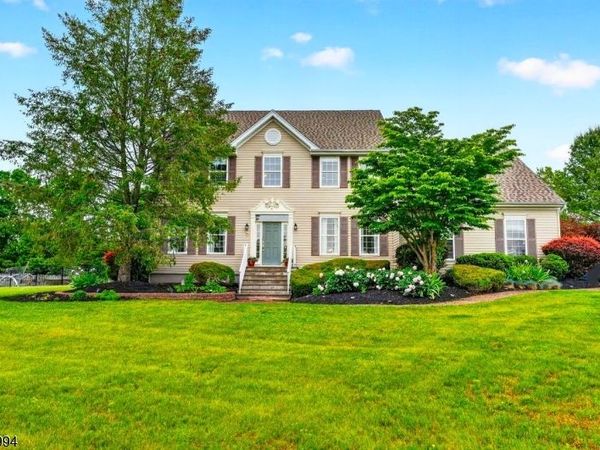 6 Big Top Dr, West Amwell, NJ 08530