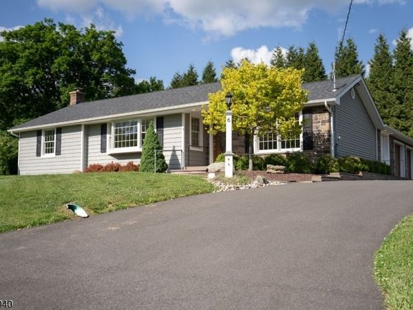 6 Hillside Ln, Holland, NJ 08848