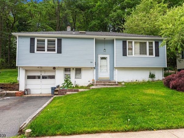 160 Brook Dr, Dover, NJ 07801
