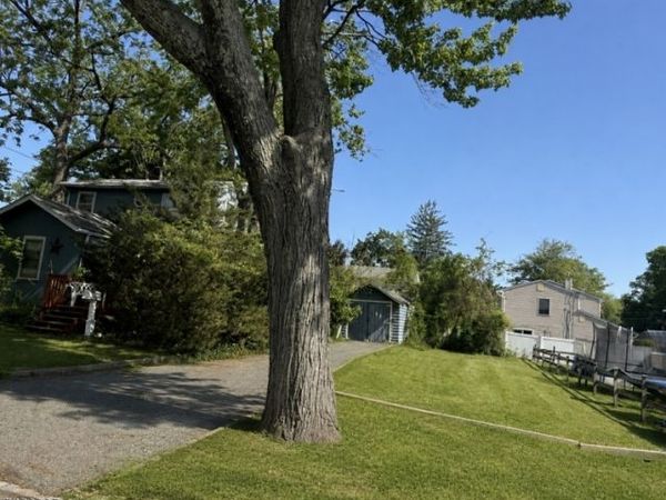 10 Tioga Ave, Parsippany-Troy Hills, NJ 07034