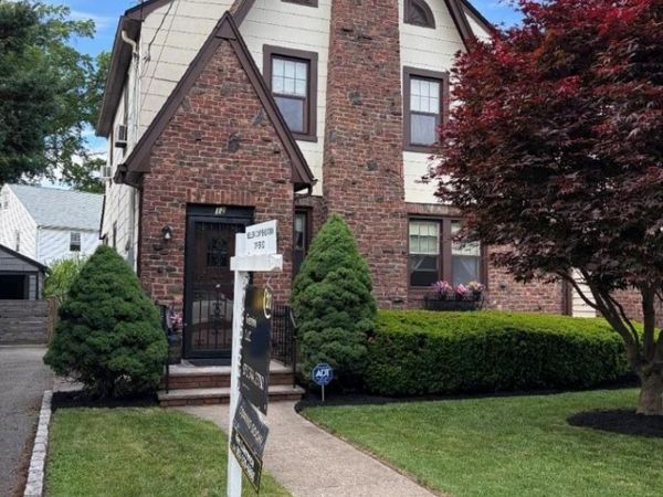 12 Ferncliff Rd, Bloomfield, NJ 07003