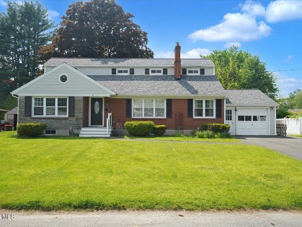 7 Silversmith Lane, Schenectady, NY 12306