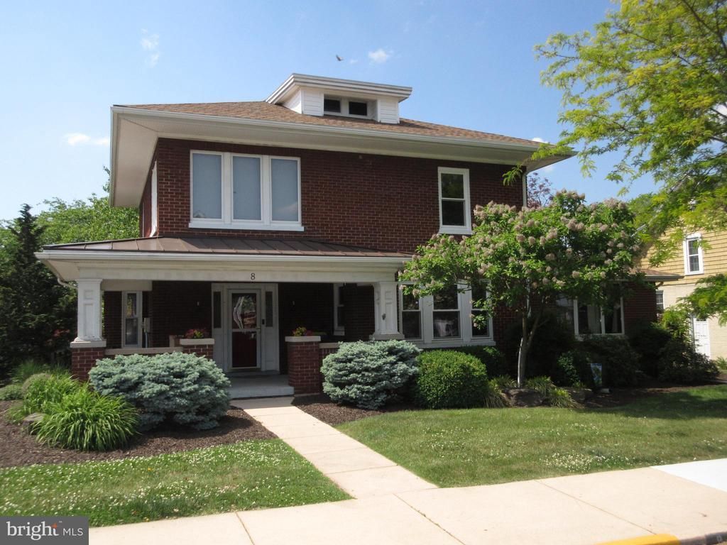 8 N 4TH STREET , MOUNT WOLF, PA 17347