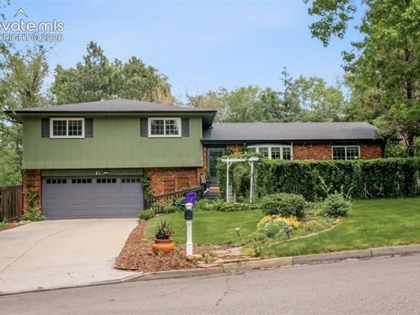 21 Newport Circle, Colorado Springs, CO 80906