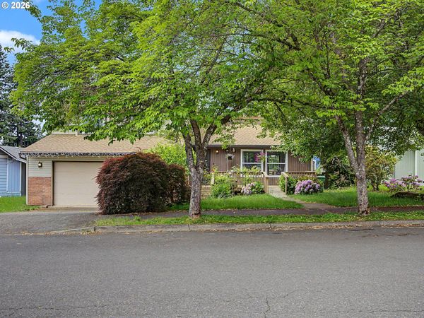 18015 DAVIS ST, Sandy, OR 97055