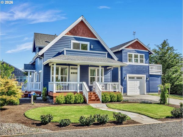 704 10TH ST, Gearhart, OR 97138