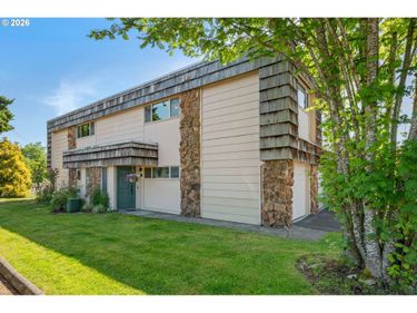 2727 GATEWAY ST, Unit 18, Springfield, OR 97477