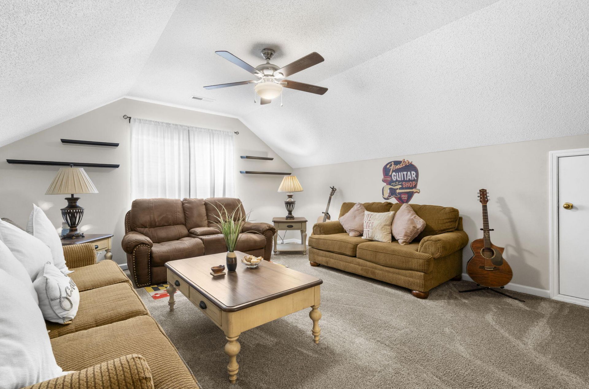 210 Bamert Street Photo 12