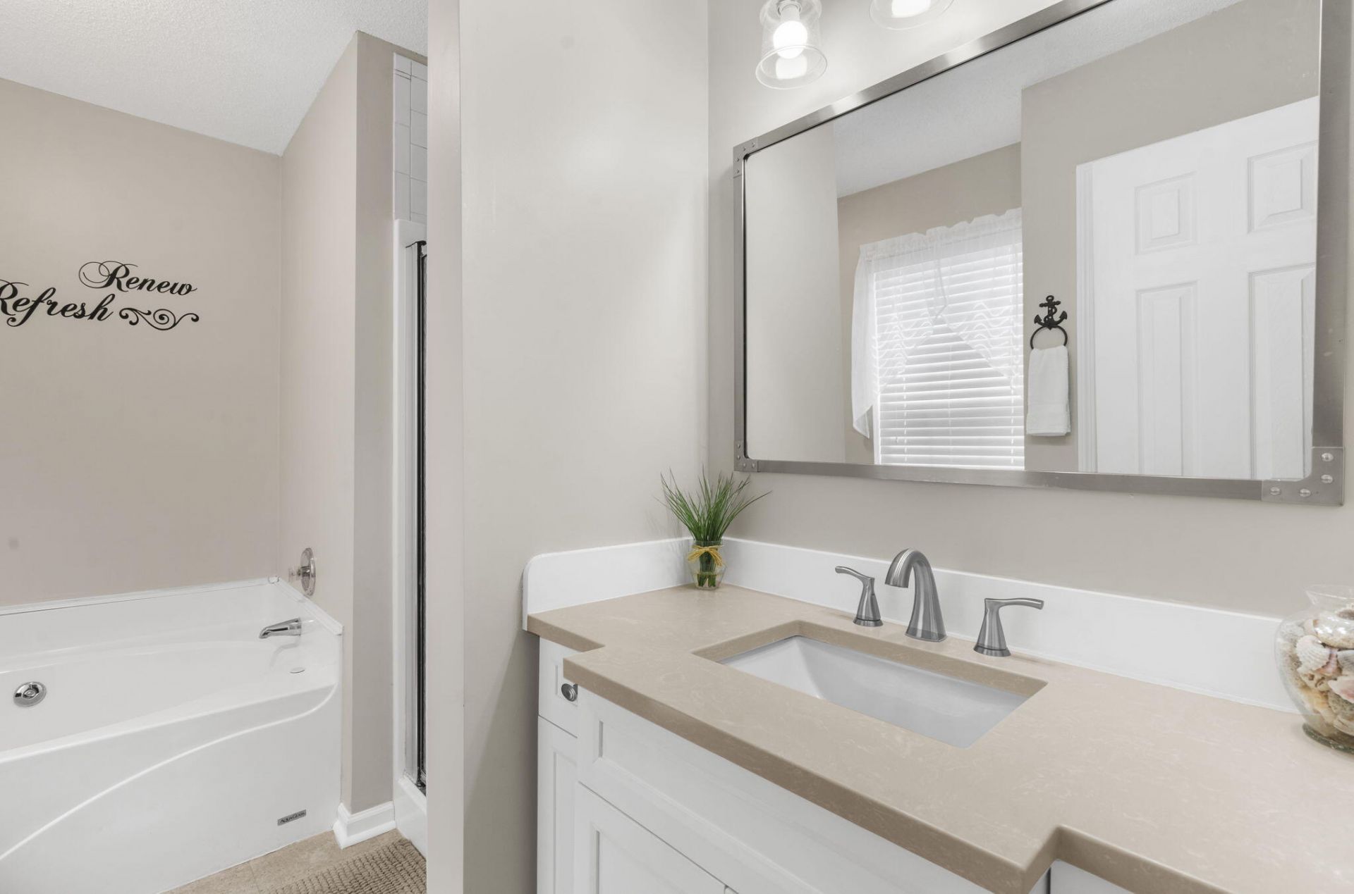 210 Bamert Street Photo 17