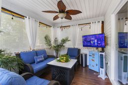 210 Bamert Street photo 4