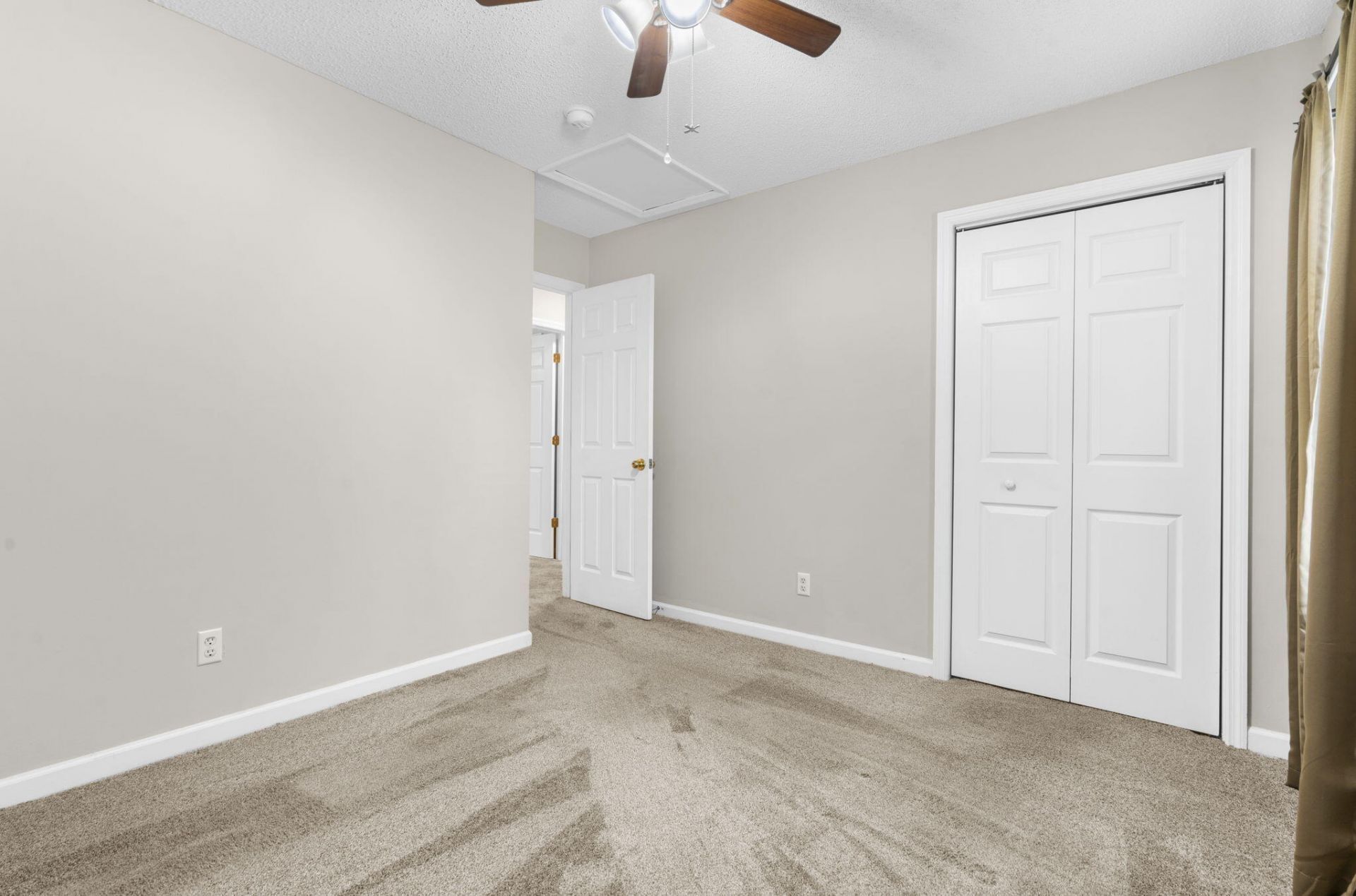 210 Bamert Street Photo 20