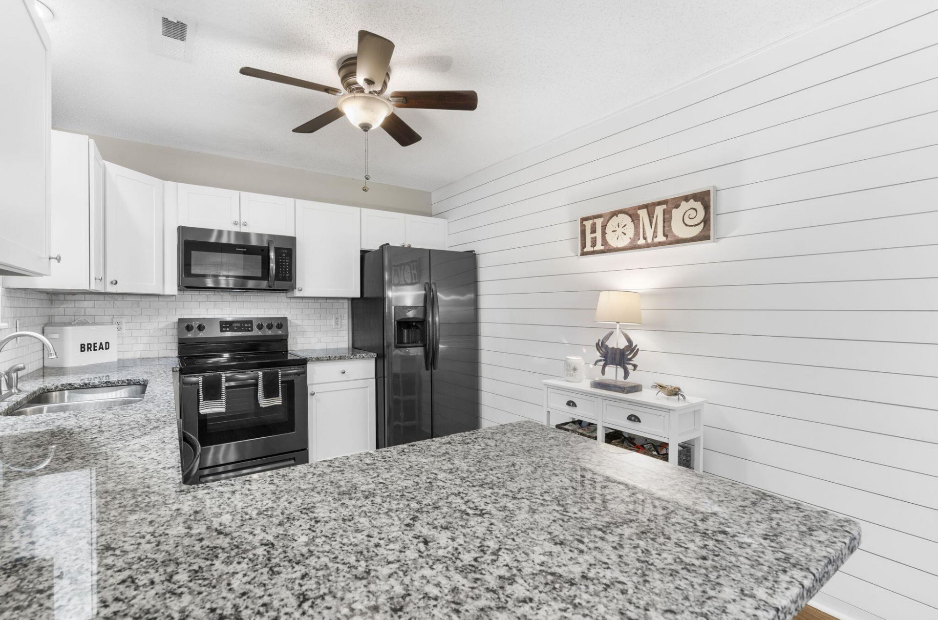 210 Bamert Street Photo 4