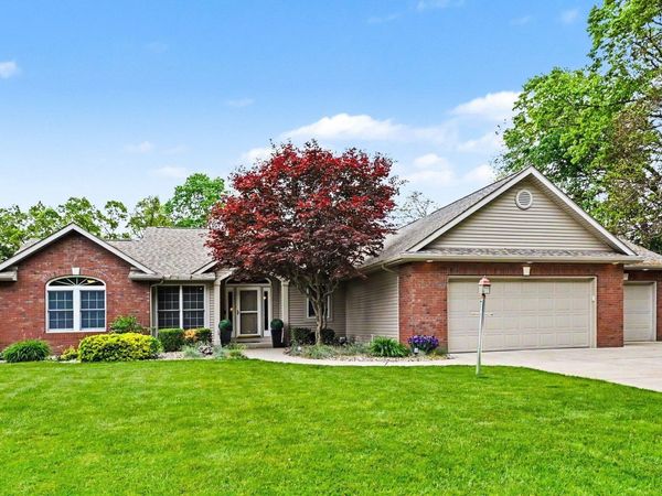 58724 Baugo Crossing, Elkhart, IN 46517