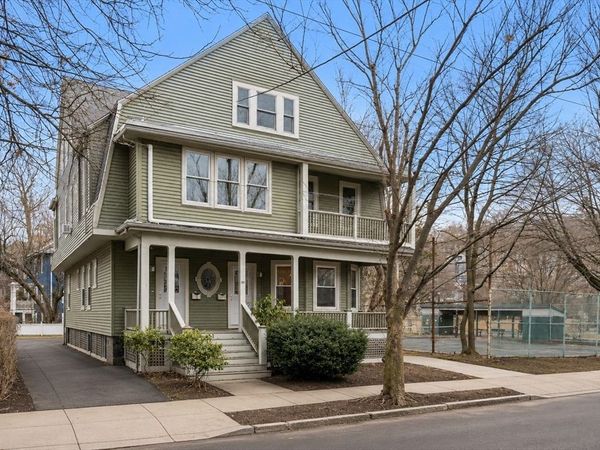 50 Kenwood St, Unit 1, Brookline, MA 02446