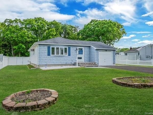 34 Stewart Street , Bay Shore, NY 11706
