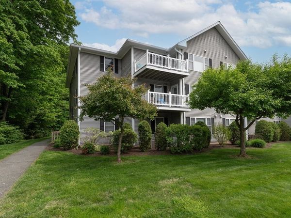 24 Greenleaves, Unit 416, Amherst, MA 01002
