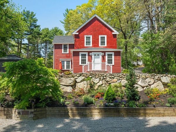 27 Cross Street, Medfield, MA 02052
