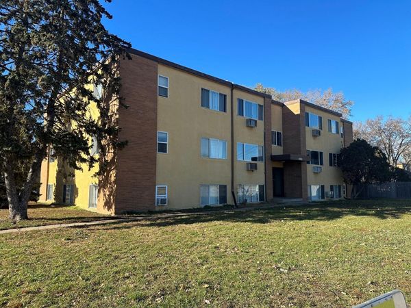 5950 E River Road , Fridley, MN 55432