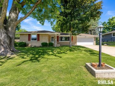1510 GLENDALE Drive, Pekin, IL 61554