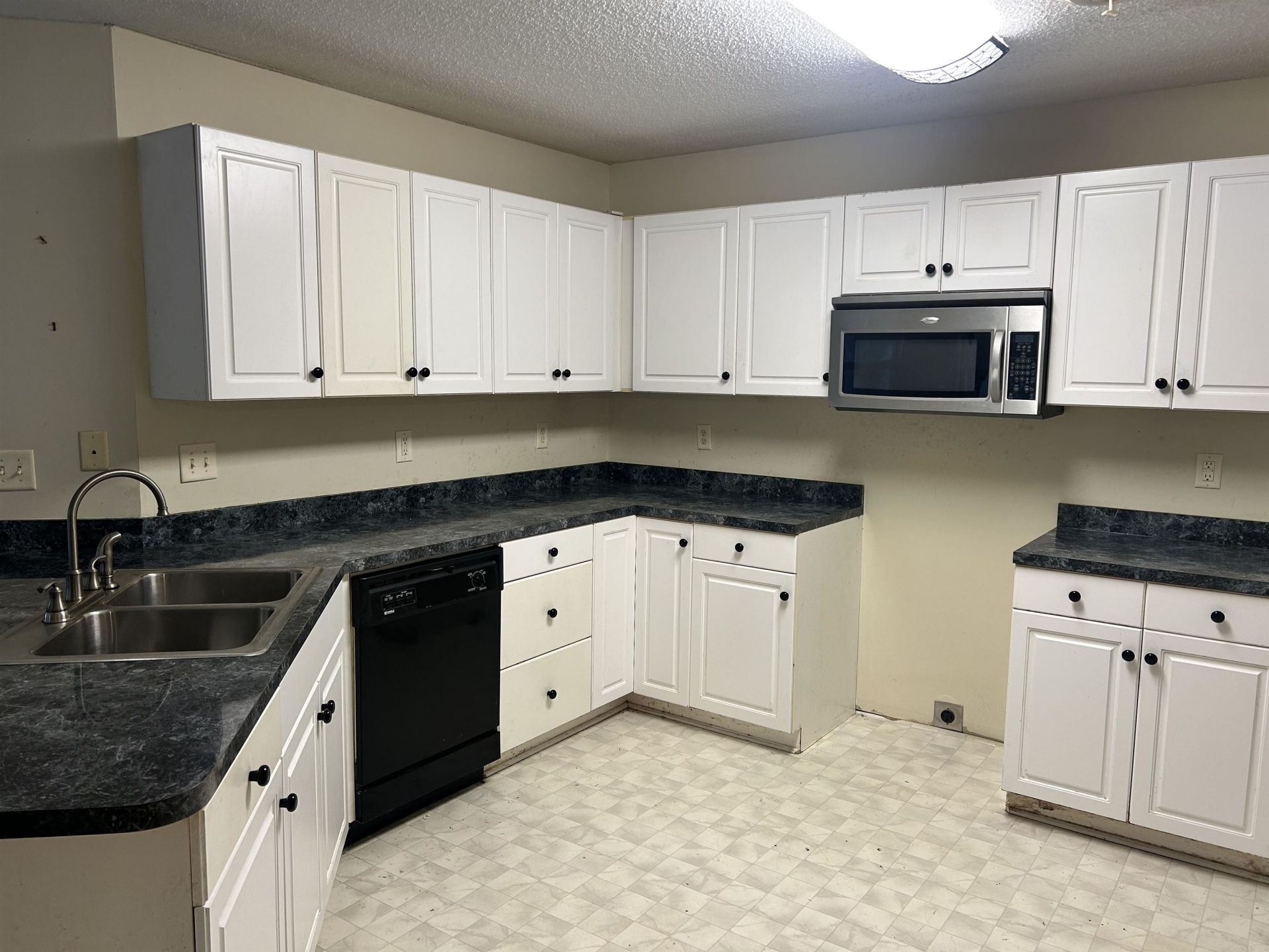 136 Ashworth Dr. Photo 10