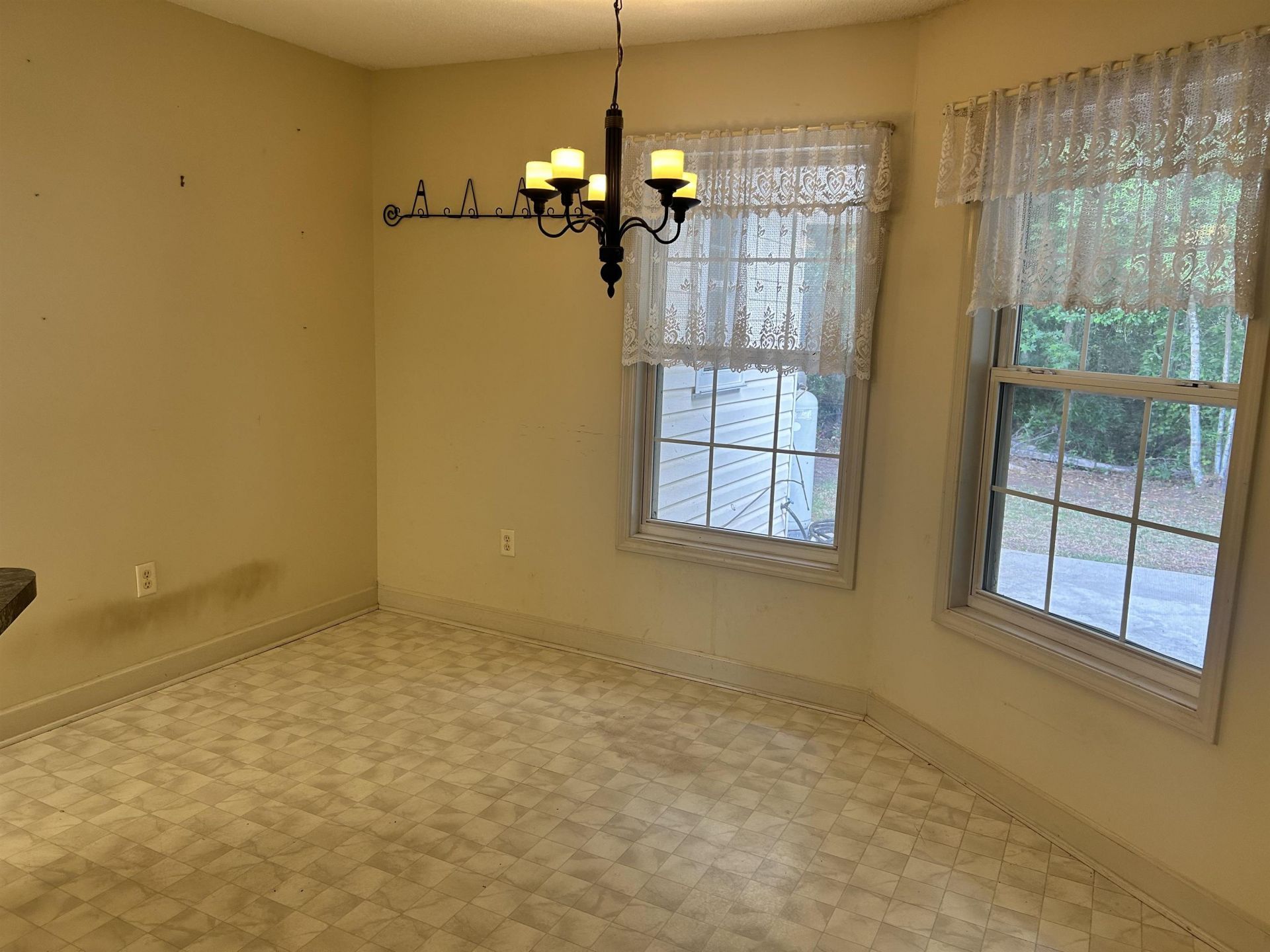 136 Ashworth Dr. Photo 12