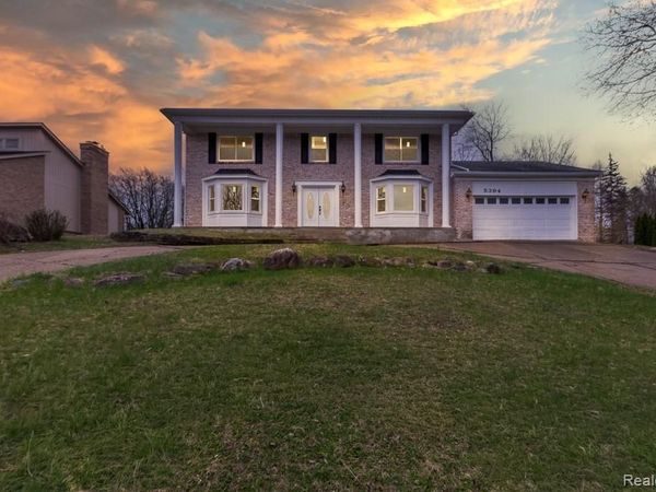 5394 Pond Bluff Drive, West Bloomfield Twp, MI 48323