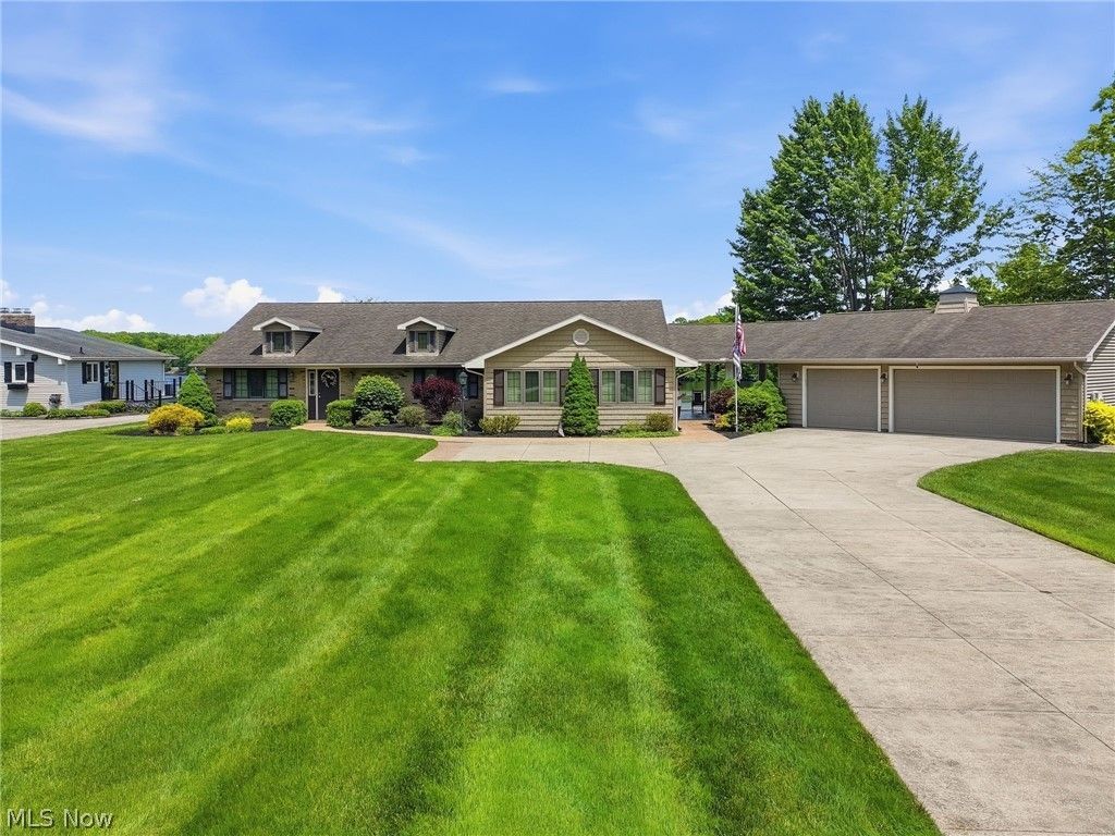 806 Rome Rock Creek Road, Roaming Shores, OH 44085