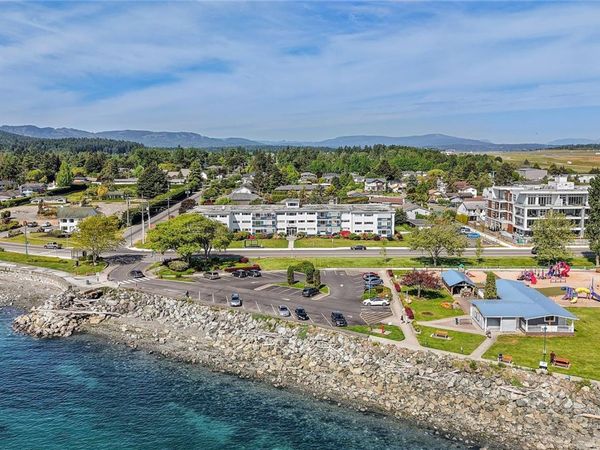 9560 Fifth St , Unit 111, Sidney, BC V8L 2W5
